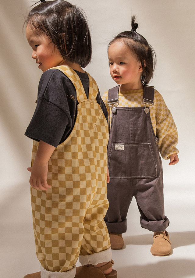 secondhand clothing image